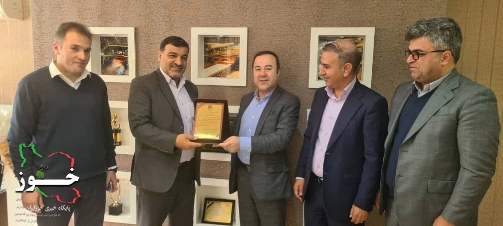 نشست مشترک مدیران‌ عامل شرکت فولاد اکسین خوزستان و مدیرعامل شرکت فولاد هرمزگان برای تولید محصولات نوین و ایجاد تفاهم نامه های همکاری