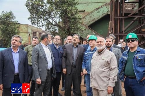 سید محمد اتابک، وزیر صنعت، معدن و تجارت پس از بازدید از بخش‌های تولیدی آسیب دیده شرکت فولاد خوزستان